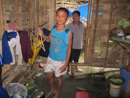 Nhà bếp của các em học sinh Hữu Khuông.