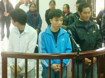 Lan, Hoàn, Đương tại toà.