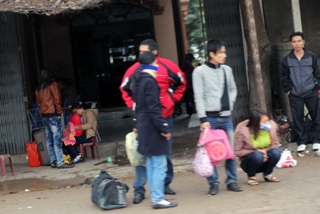 “Hành xác” trên những “chuyến xe bão táp” ngày Tết - 11