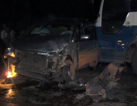 3 ô tô đâm nhau, xe gây tai nạn bỏ trốn - 1