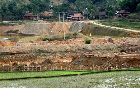 Xót xa nơi đầu nguồn “dòng suối đen” - 6