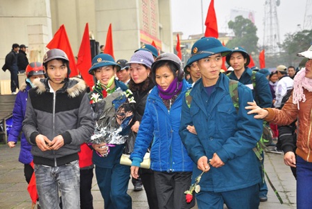 Hàng nghìn thanh niên hăng hái lên đường nhập ngũ - 14