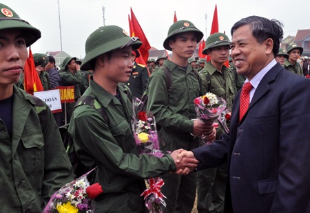 Hàng nghìn thanh niên hăng hái lên đường nhập ngũ - 13