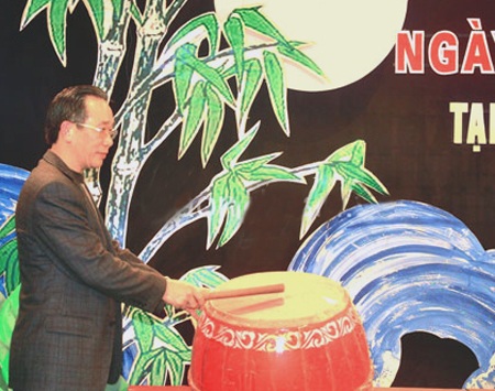 Đêm thơ Nguyên tiêu ở thành phố đỏ - 1 Đêm thơ Nguyên tiêu ở thành phố đỏ - 1