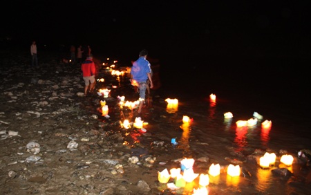 Đêm hoa đăng trên dòng Sông Lam  - 6