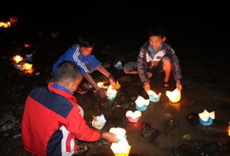 Đêm hoa đăng trên dòng Sông Lam  - 8