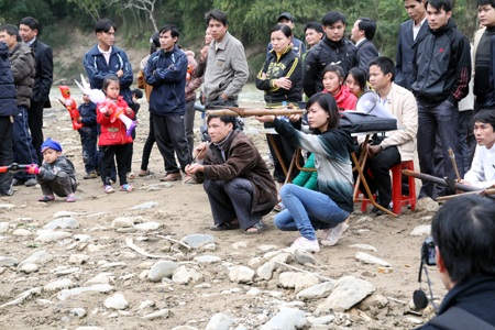 Tưng bừng hội thi bắn nỏ tại Lễ hội Đền Vạn  - 6