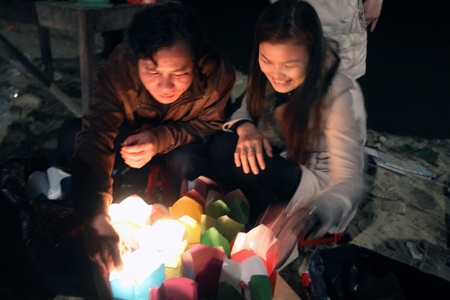 Đêm hoa đăng trên dòng Sông Lam - 1 Đêm hoa đăng trên dòng Sông Lam - 1