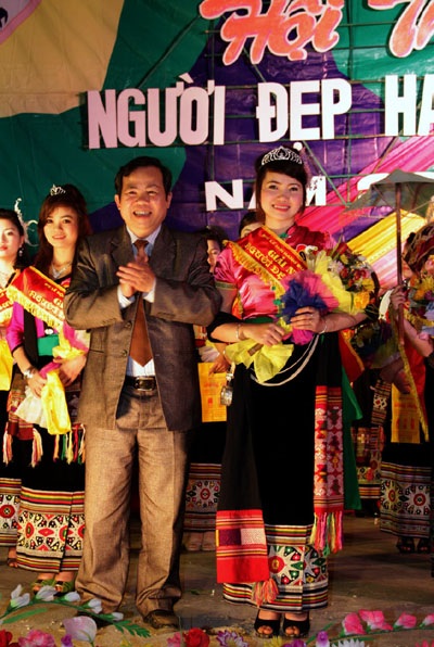 Mùa xuân trẩy hội thẳm Bua  - 13