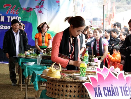 Mùa xuân trẩy hội thẳm Bua  - 5