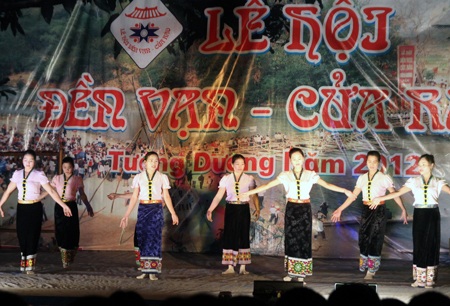 Đêm hoa đăng trên dòng Sông Lam  - 16