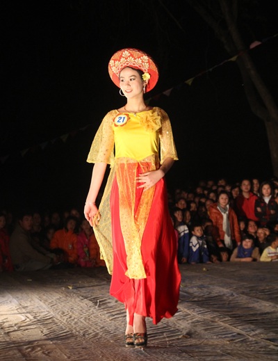 Duyên dáng người đẹp Đền Vạn - 8