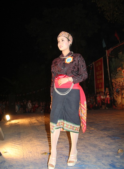 Duyên dáng người đẹp Đền Vạn - 5