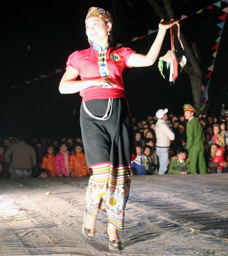 Duyên dáng người đẹp Đền Vạn - 7