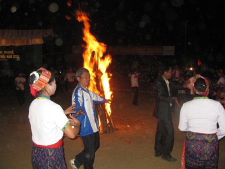 Núi Mẹ già mở hội  - 10