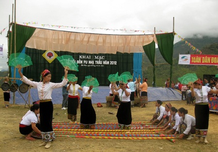 Núi Mẹ già mở hội  - 5