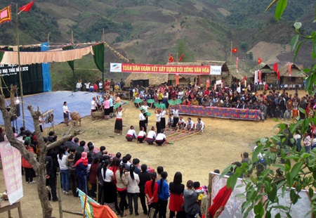 Núi Mẹ già mở hội  - 4