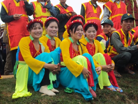 Khai hội Đền Hoàng  - 9