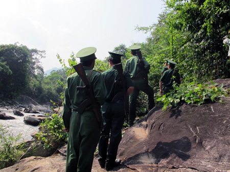 “Đồn là nhà, biên giới là quê hương...”