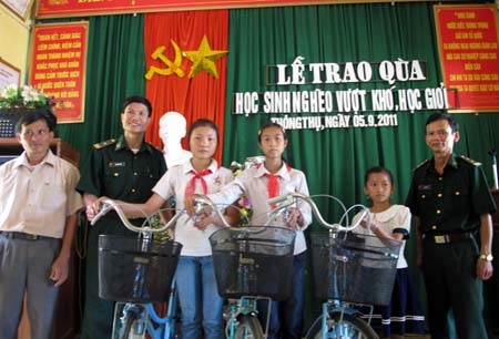 “Đồn là nhà, biên giới là quê hương...”