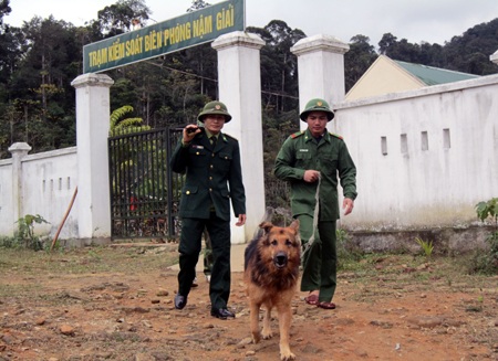 “Đồn là nhà, biên giới là quê hương...”