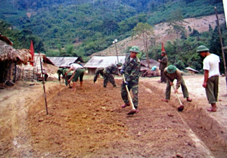 “Đồn là nhà, biên giới là quê hương...”