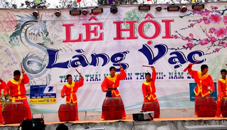 Tưng bừng lễ hội Làng Vạc 