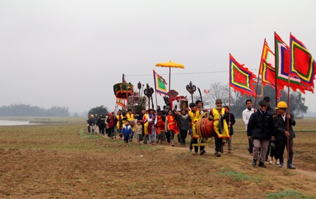 Độc đáo Lễ cầu ngư trên dòng sông Lam  - 3