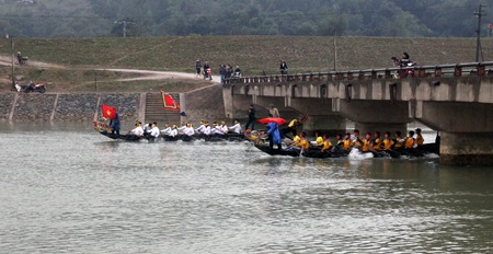 Độc đáo Lễ cầu ngư trên dòng sông Lam  - 5