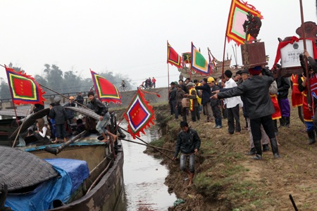 Độc đáo Lễ cầu ngư trên dòng sông Lam  - 6