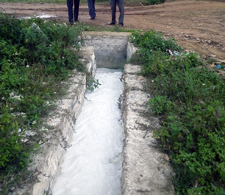 Nhà máy chế biến đá nhuộm trắng sông Dinh 