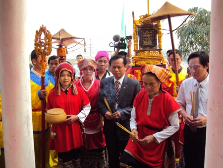 Linh thiêng Lễ hội Chín Mường