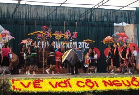 Linh thiêng Lễ hội Chín Mường