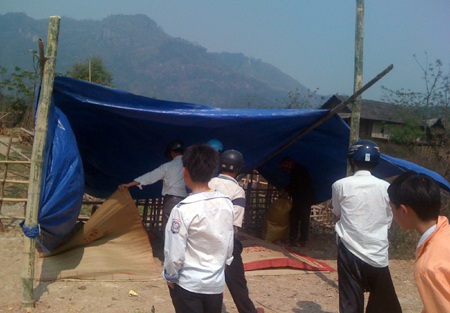 Đi lo đám cưới cho con, bị ô tô cán chết