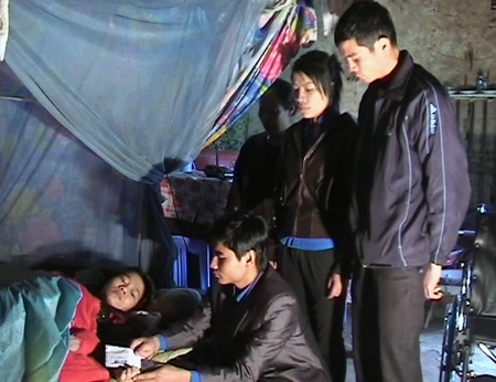 Số phận nghiệt ngã của nữ sinh viên sau tai nạn ngã từ tầng 9