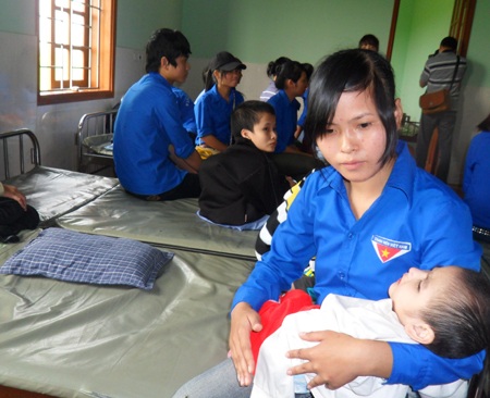 Vui cùng trẻ khuyết tật tại Trung tâm 19-3