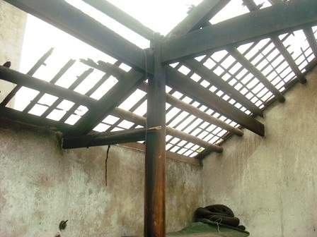 Cả gia đình nhập viện vì đổ nhầm can xăng