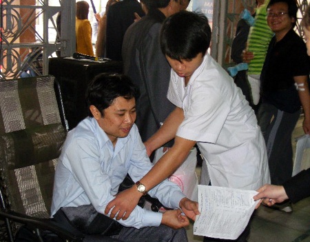 Nô nức ngày hội hiến máu thành Vinh - 5 Nô nức ngày hội hiến máu thành Vinh - 5