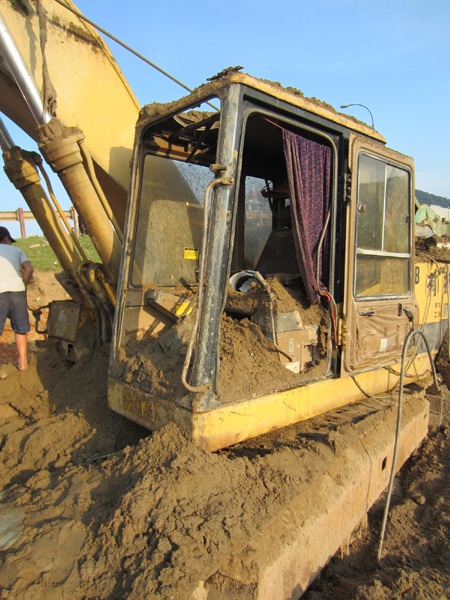 Dính mũi khoan, bom nằm sâu dưới lòng đất phát nổ