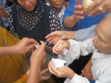 Lễ đúc chuông đồng lớn nhất Nghệ An 