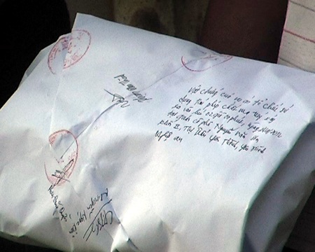 Dùng quán cà phê để “đập đá”  