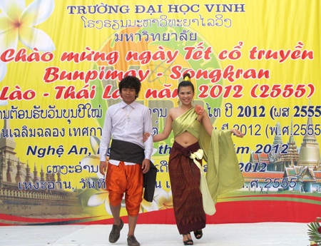 Học sinh Lào, Thái Lan đón Tết cổ truyền trên xứ Nghệ