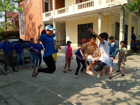 Nối vòng tay yêu thương cho trẻ khuyết tật 