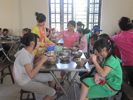 Nối vòng tay yêu thương cho trẻ khuyết tật 