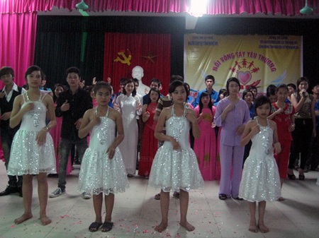 Nối vòng tay yêu thương cho trẻ khuyết tật 