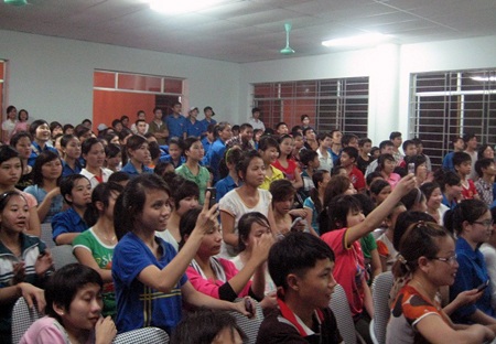 Nối vòng tay yêu thương cho trẻ khuyết tật 