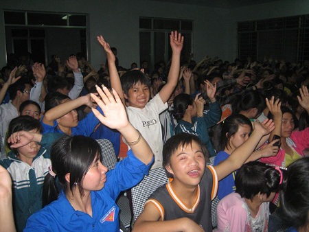 Nối vòng tay yêu thương cho trẻ khuyết tật 