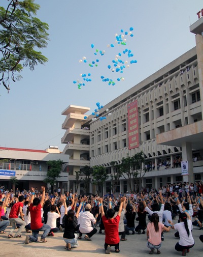 Sôi động vũ điệu Flash Mob vì một hành tinh xanh 