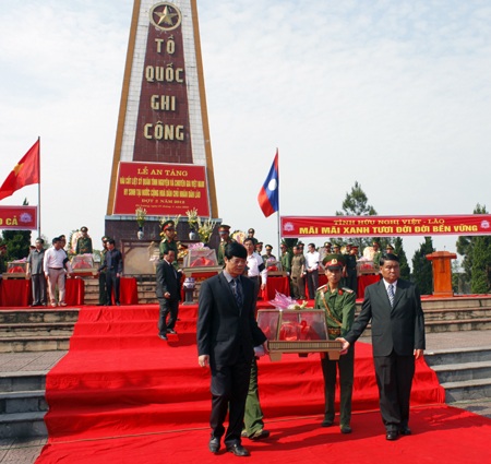 An táng 84 hài cốt liệt sĩ quân tình nguyện và chuyên gia Việt Nam 