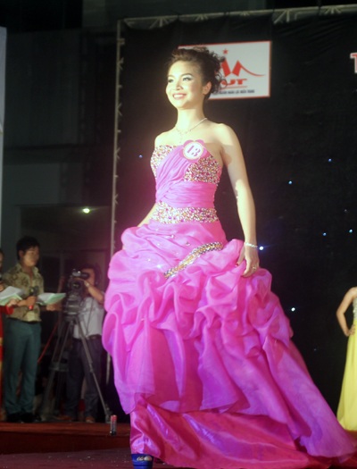 Tỏa sáng nữ sinh Công nghiệp 2012